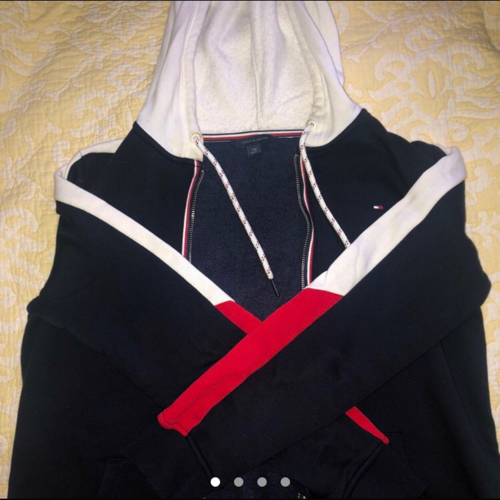 Tommy Hilfiger Zip Up Hoodie 🛥